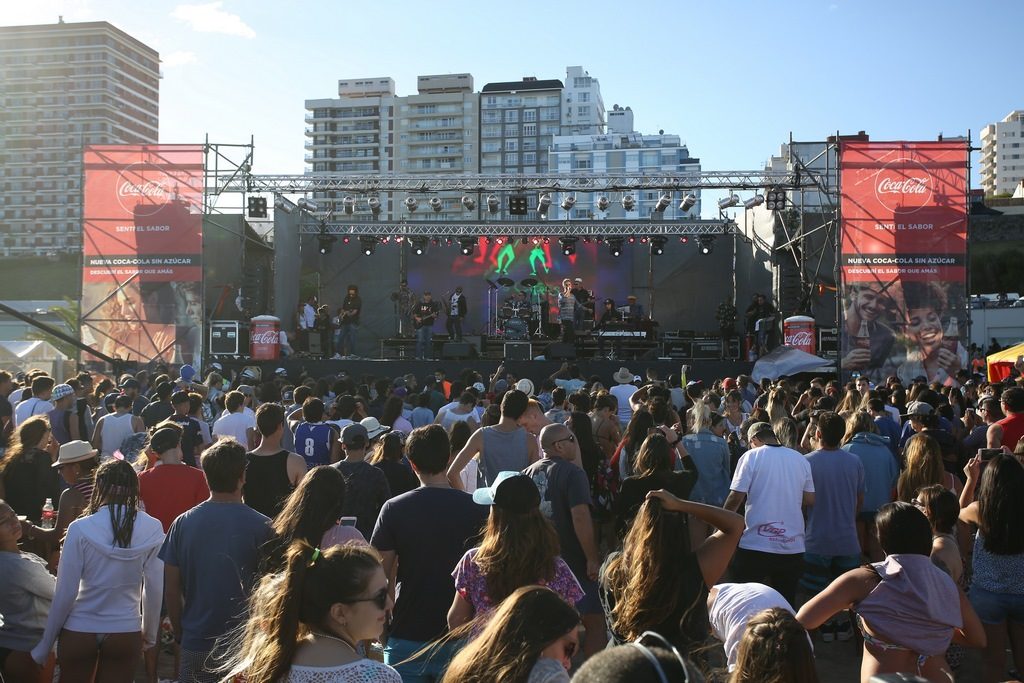 Los Cafres cerraron el show en la presentación de Coca-Cola Sin Azúcar ante más de 3500 personas