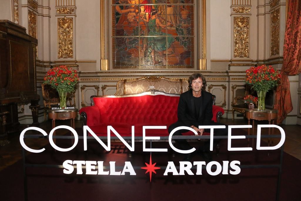 Hernán Cattaneo en el cocktail de Stella Artois en el marco de Connected en el Teatro Colon