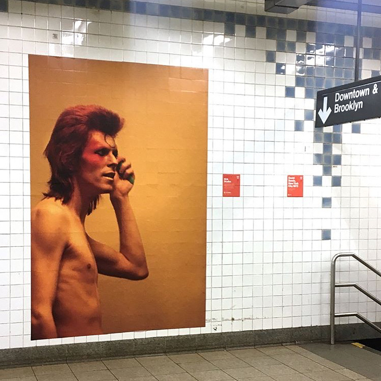 David Bowie invadió una estación de subte de Nueva York (7)