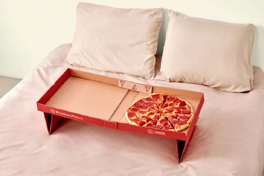 Esta caja de pizza es ideal para comer en la cama