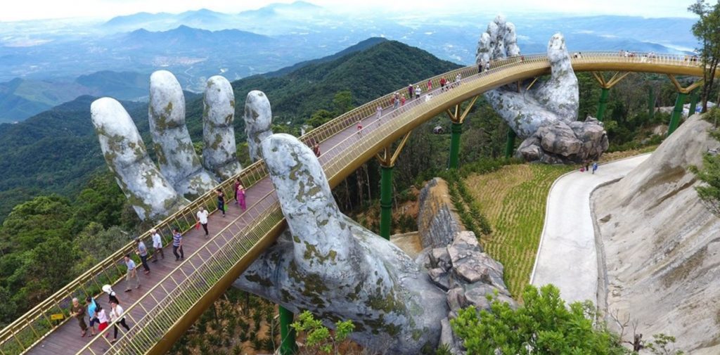 Golden Bridge vietnam (5)