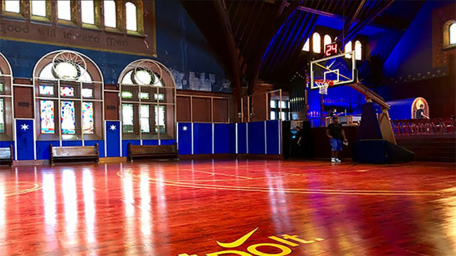 Nike convierte una iglesia de Chicago en una cancha de básquet