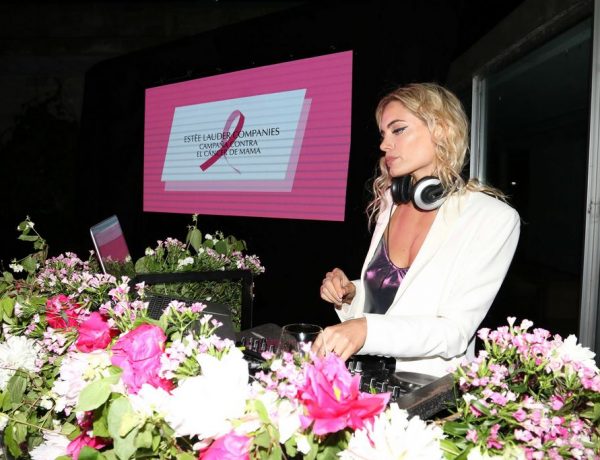 Emilia Attias tocó en el Cocktail de Estee Lauder de la Campaña Contra el Cancer de Mama