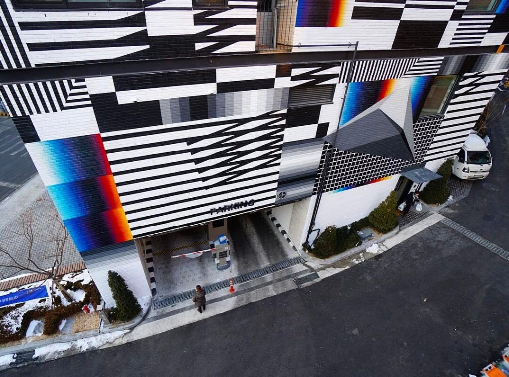 Nuevo mural de Felipe Pantone en 3D y de 4 pisos de altura (5)
