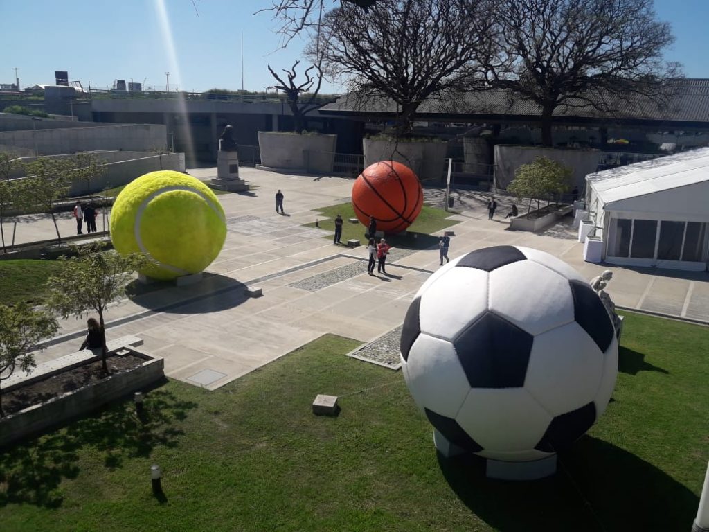 Empujarán pelotas gigantes por Buenos Aires en el marco de los
