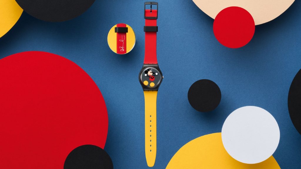 Swatch celebra los 90 años de Mickey con un reloj diseñado por Damien Hirst