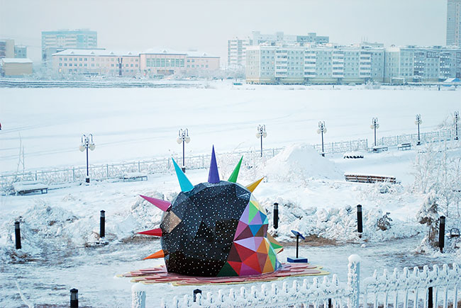 Okuda instala la escultura más al norte del mundo en Yakutsk, Rusia (9)