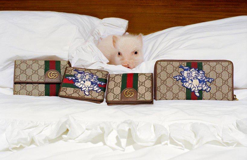 Para celebrar el año del cerdo, Gucci presenta productos y bolsas especialmente diseñados con parches de los personajes de los tres cerditos de Disney.