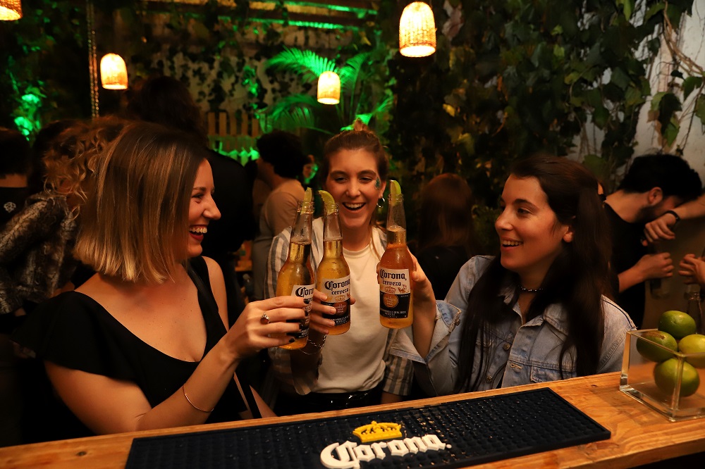 Lime Bar, el bar oculto de Corona que está abierto sólo por unos días (2)