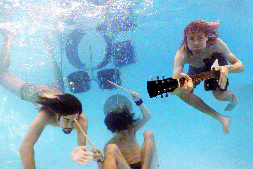 “Float Around” fotos inéditas bajo el agua de Nevermind de nirvana (3)