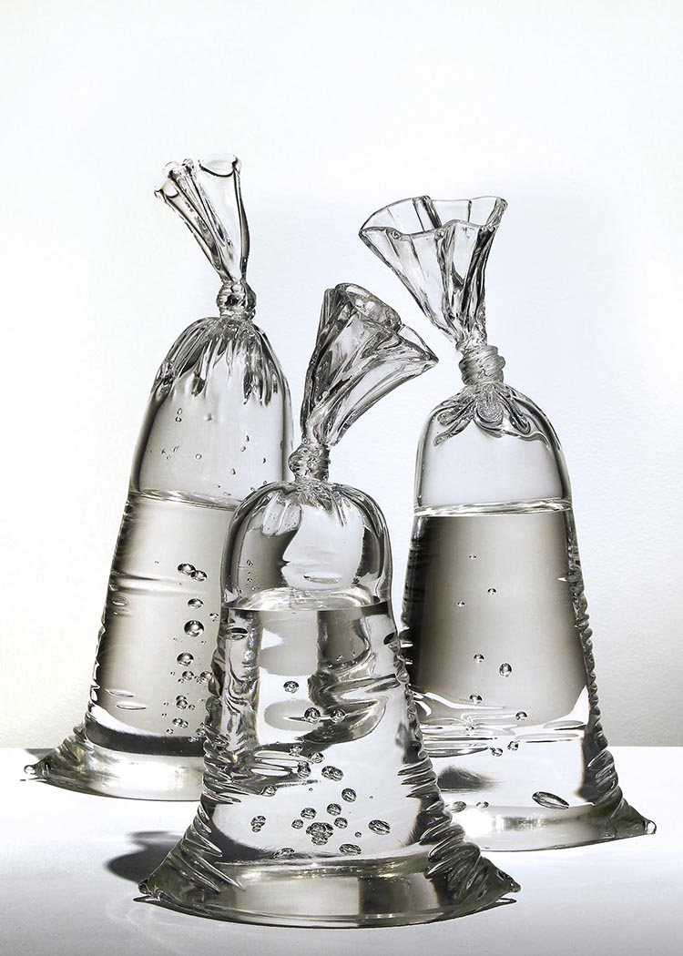 Water-Bags-dylan_martinez_esculturas_vidrio (3)