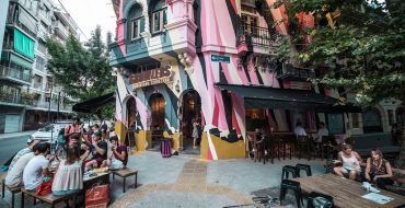 Growlers llegó a Belgrano con su cuarto local y 30 canillas de cerveza