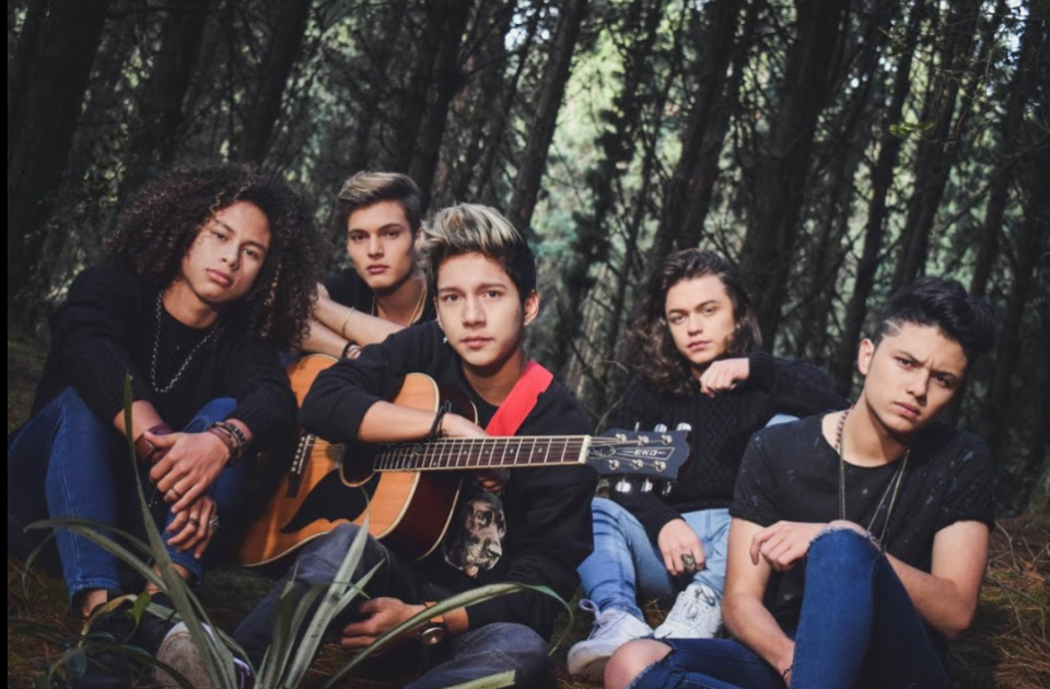 La boy band colombiana LV5 sorprende al público con su nueva canción