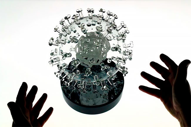 escultura vidrio coronavirus (2)