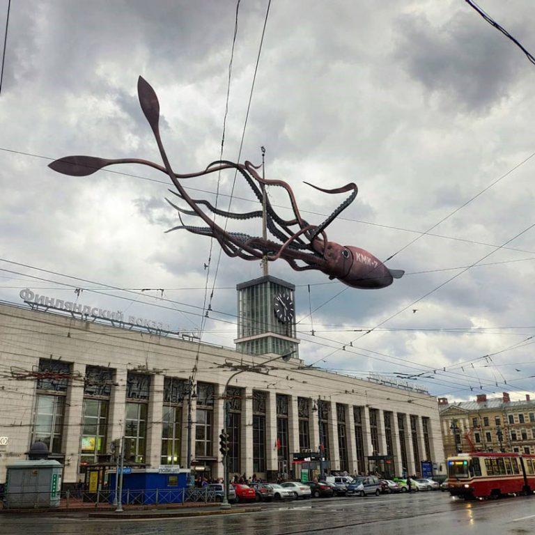 Animales gigantes invaden las calles en estas imágenes de Vadim Solovyov (14)