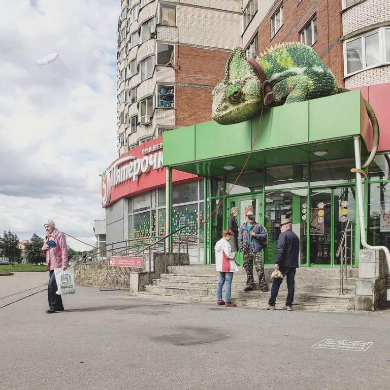 Animales gigantes invaden las calles en estas imágenes de Vadim Solovyov (15)