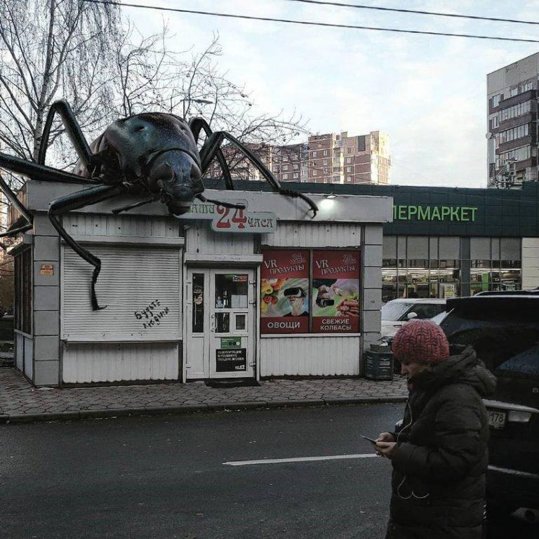 Animales gigantes invaden las calles en estas imágenes de Vadim Solovyov (9)