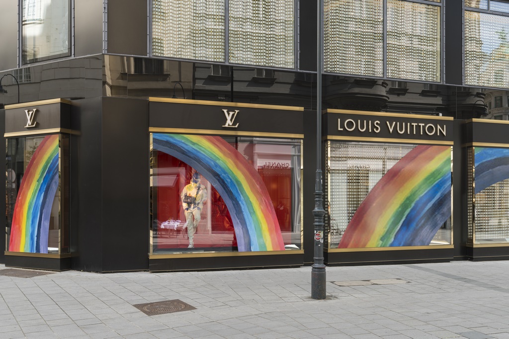 Louis Vuitton: The Rainbow project tem vitrines colaborativas - Harper's  Bazaar » Moda, beleza e estilo de vida em um só site