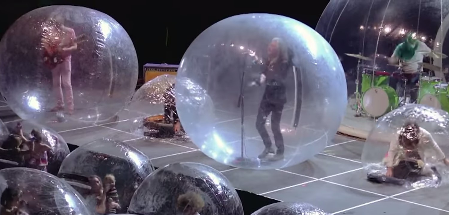 The-Flaming-Lips-distanciamiento social (2)