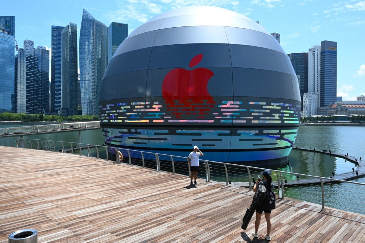 Apple abre su primera tienda flotante en Singapur (1)