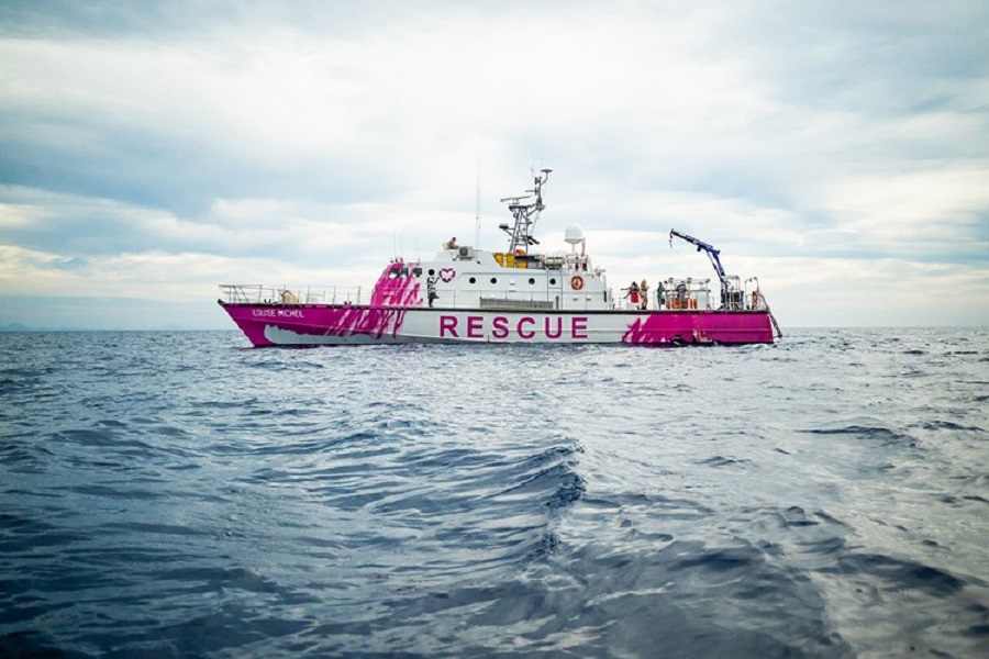 Banksy financia un barco para rescatar a migrantes en el Mediterráneo (1)