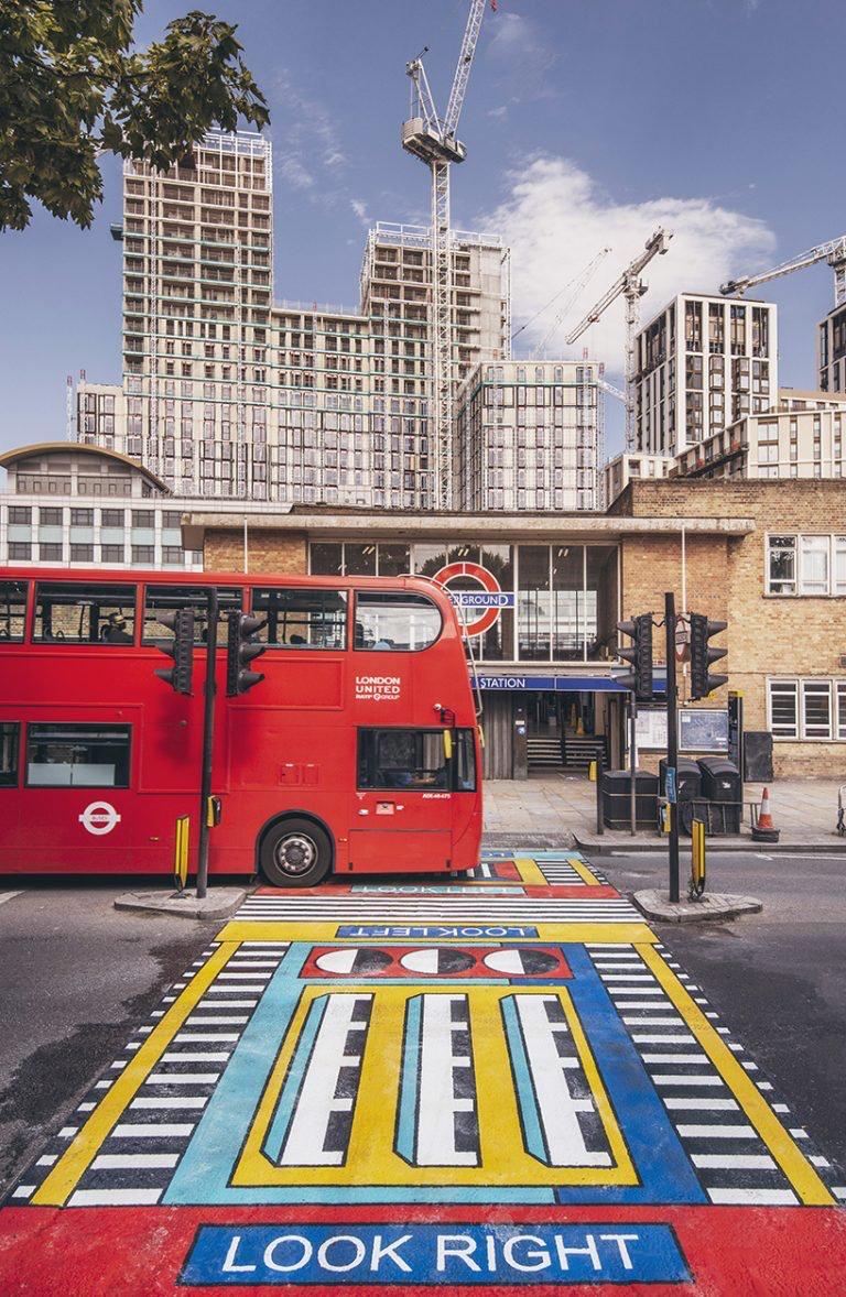 camille Walala transforma calles de Londres con sus coloridos patrones geométricos (3)