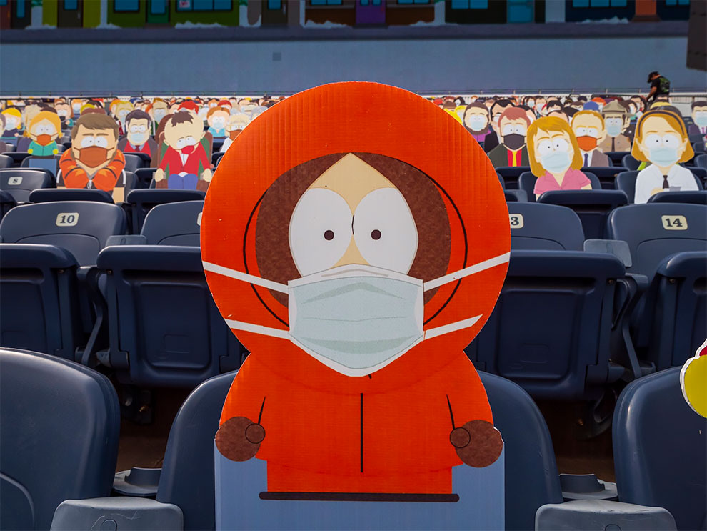 1.800 figuras de South Park como público de un partido de fútbol americano (3)