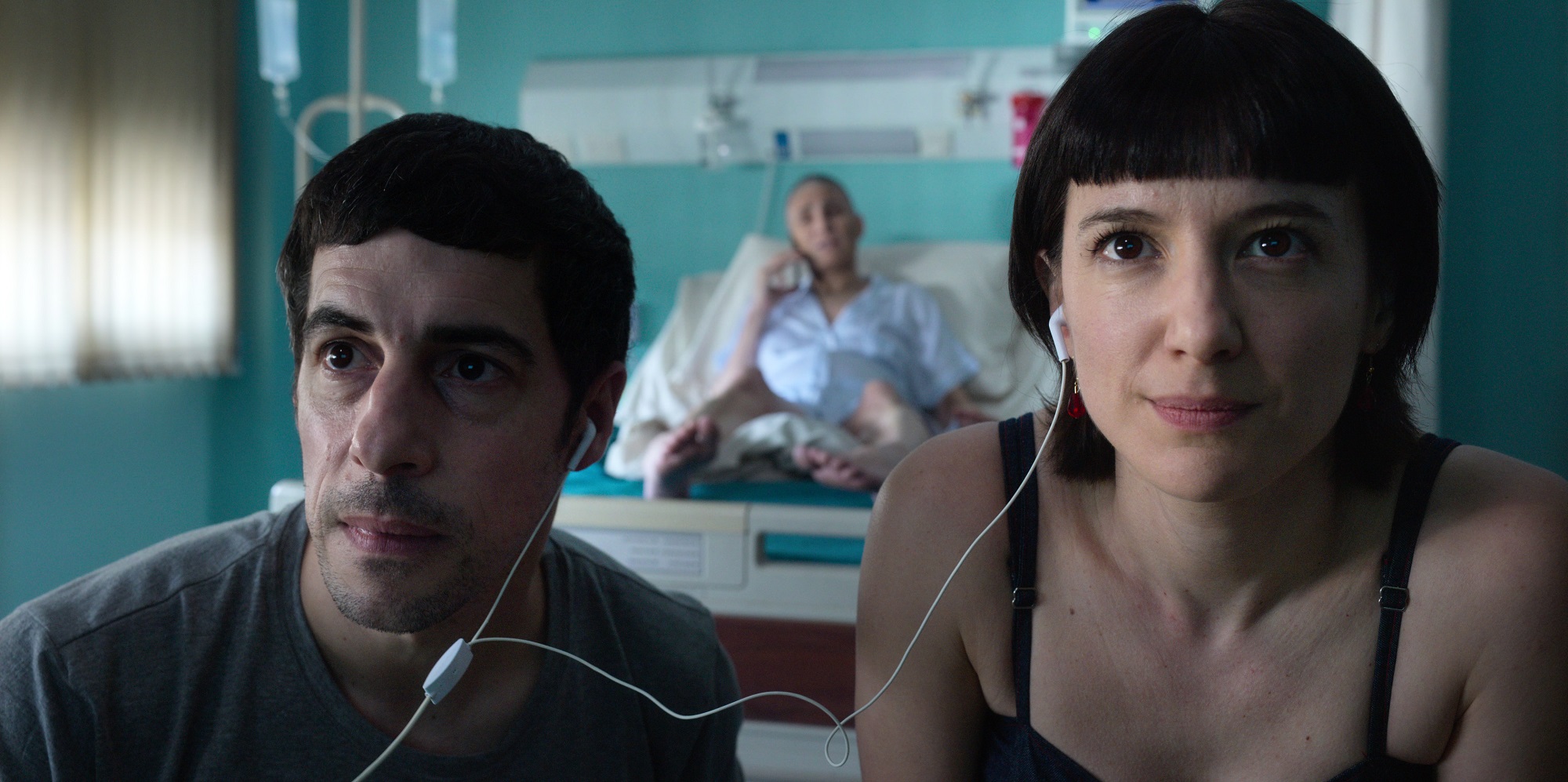 El_Cuaderno_de_Tomy_Netflix-Valeria _Bertuccelli_ Esteban_Lamothe (7)