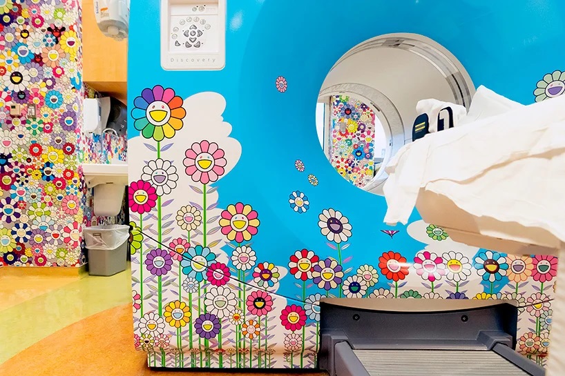 Takashi Murakami intervino la sala de tomografía infantil RX hospital de niños de Washington