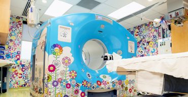 Takashi Murakami intervino la sala de tomografía infantil RX hospital de niños de Washington