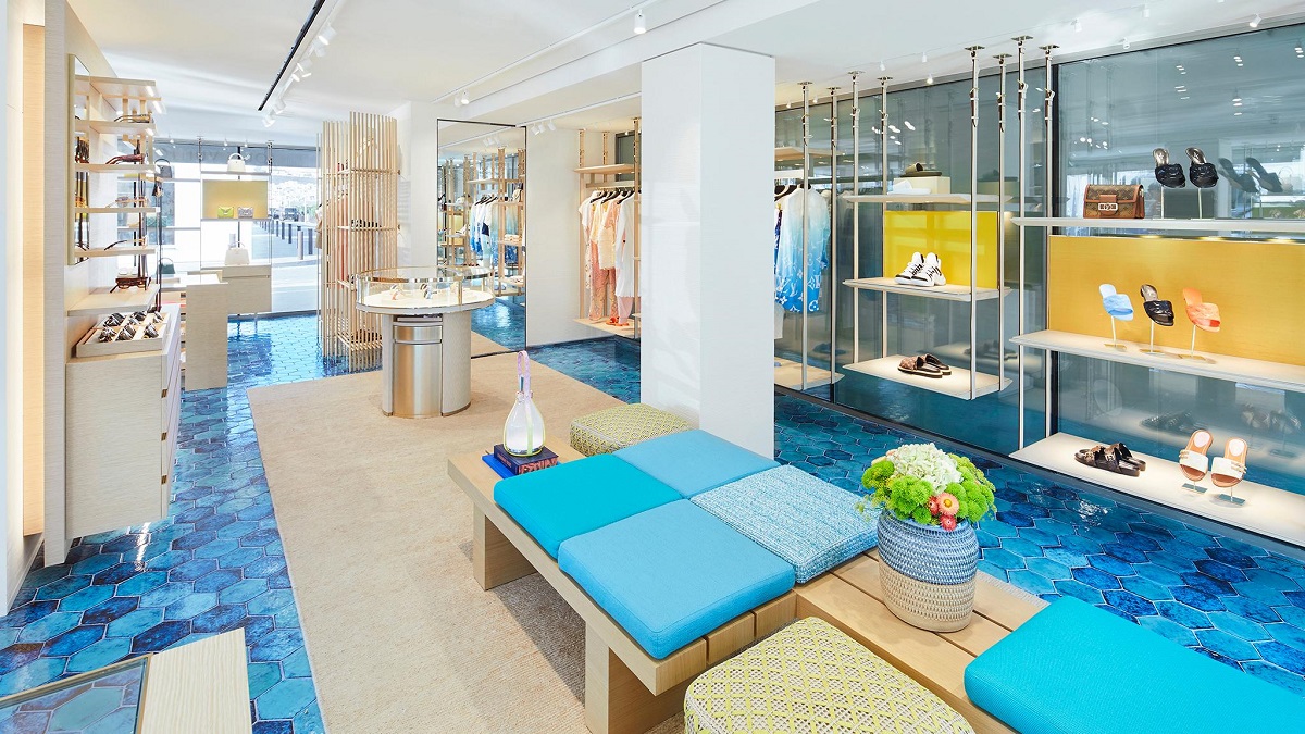 Louis Vuitton abre su primera tienda en Ibiza Louis Vuitton abre su primera  tienda en Ibiza