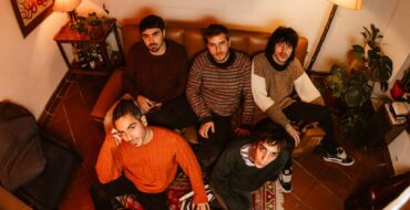 Terrores Nocturnos presenta “Si los veo, Ellos me ven primer adelanto de Gente en la Ventana