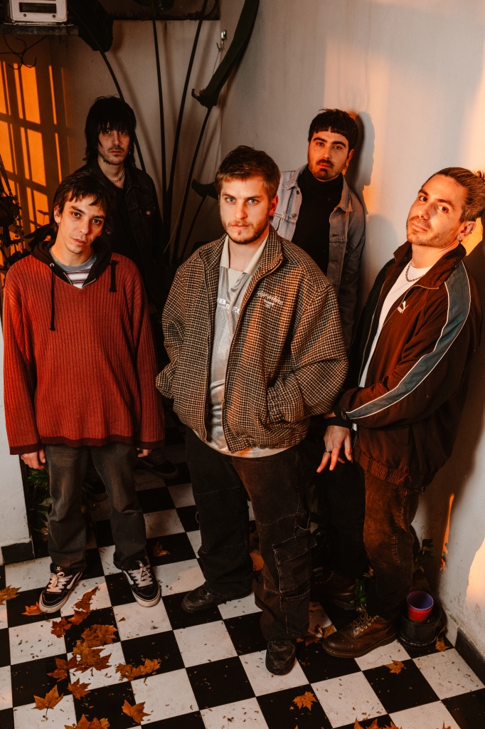 Terrores Nocturnos presenta “Si los veo, Ellos me ven primer adelanto de Gente en la Ventana